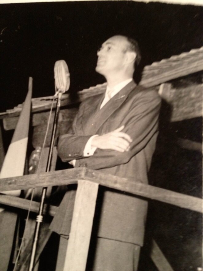 Lors d'une réunion publique à Fort-de-France en 1960 Lors d'une réunion publique à Fort-de-France en 1960